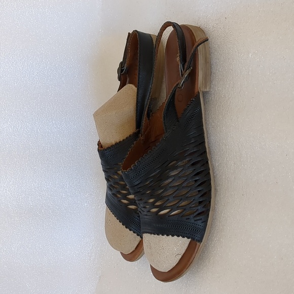 Bueno Black and Brown Women's Sandals - Picture 4 of 6